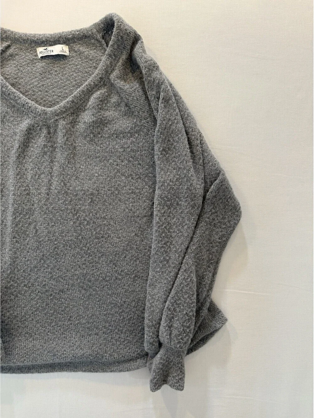 Hollister Gray Knit V-Neck Long Sleeve Pullover Sweater Logo Size L